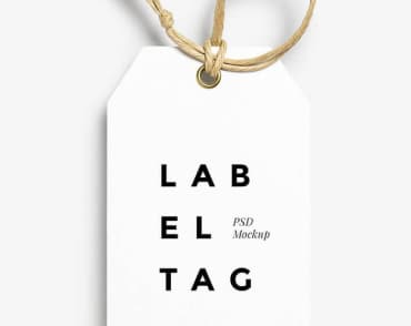 Metka z napisem LAB EL PSD Mockup TAG, napisane w 3 wierszach.